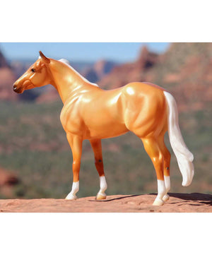 Breyer Ideal Series - Palomino.