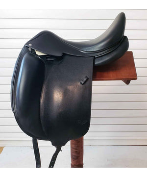 Used Voltaire Adelaide Dressage Saddle 18