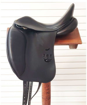Used Bruno Delgrange Syracuse Dressage Saddle 17.5