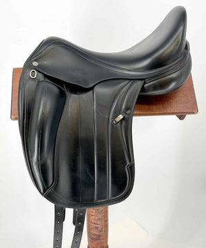 Used Equipe Viktoria Dressage 17.5