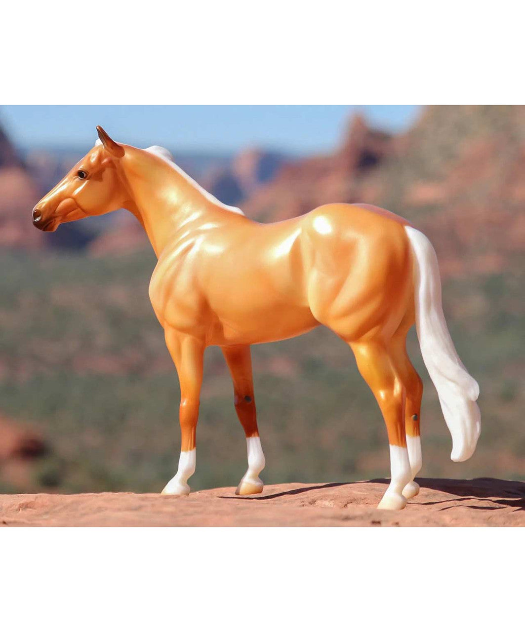 Breyer Ideal Series - Palomino.