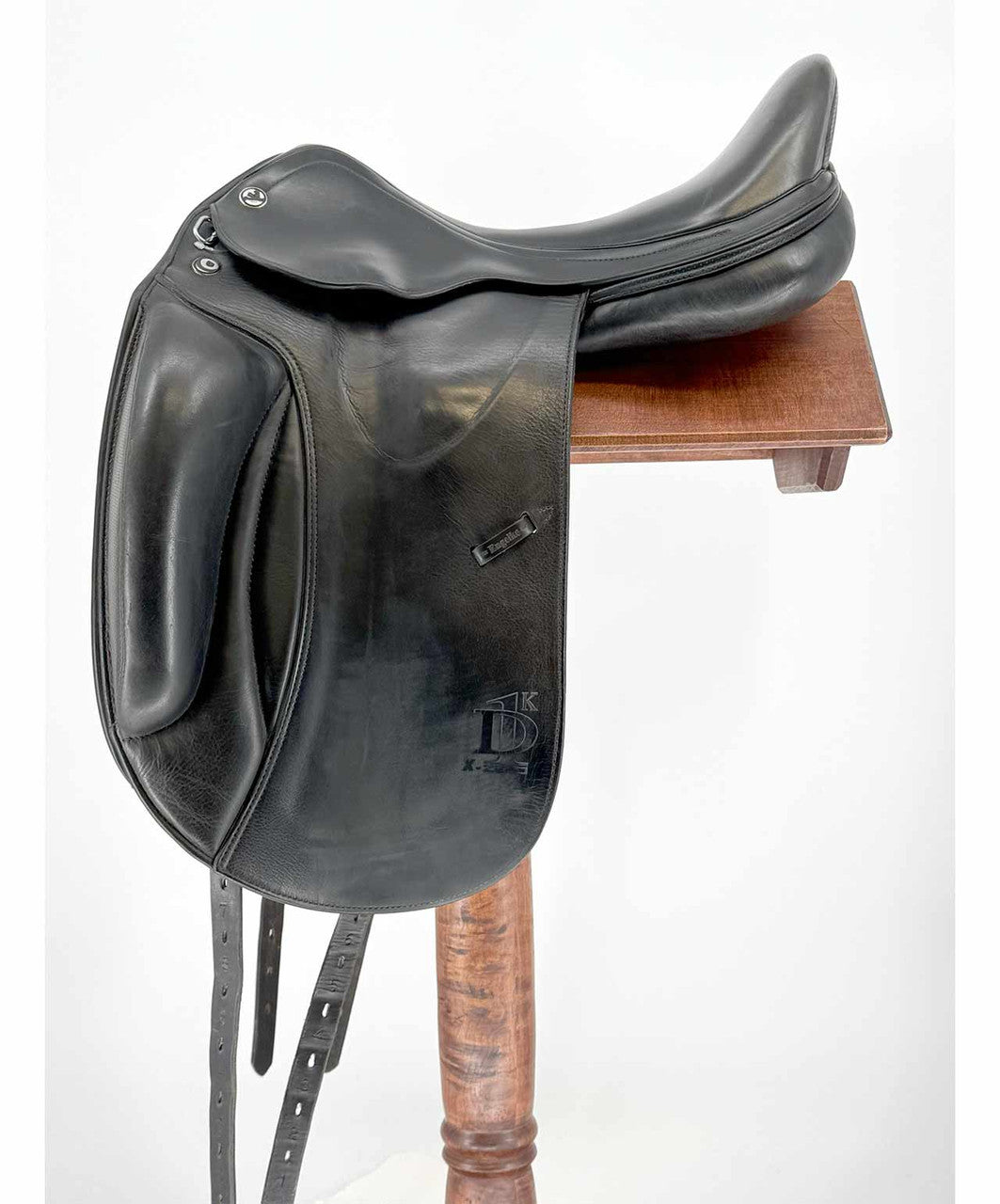Used Prestige XD1K 18" Dressage.